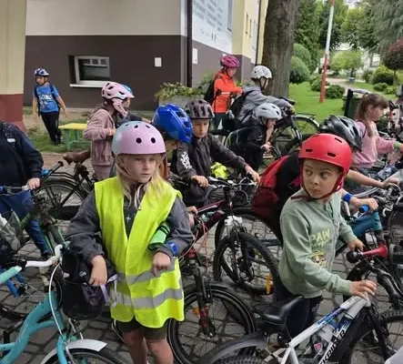 Rowerowy finał półkolonii w Szadku: historia, konie i lokalna gościnność