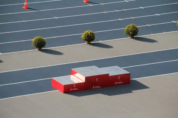 Lekkoatleci z Zduńskiej Woli zdobyli 11 medali na Mistrzostwach Polski Masters