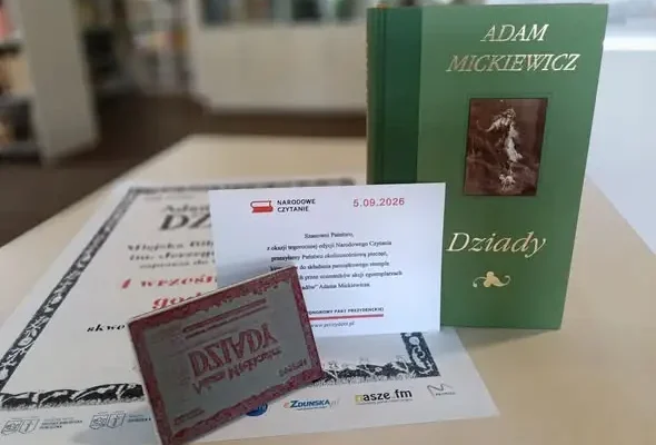 Narodowe Czytanie 2026 w Zdwoli: biblioteka otrzymała okolicznościową pieczęć