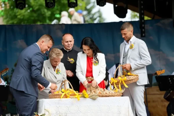 Dożynki Gminno-Parafialne w Szadku: Święto Plonów i Wspólnoty