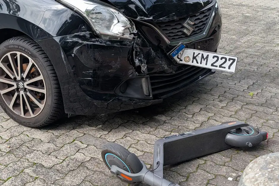 34-latek bez kasku przewrócił się na hulajnodze w Zduńskiej Woli. Trafił do szpitala z urazem głowy