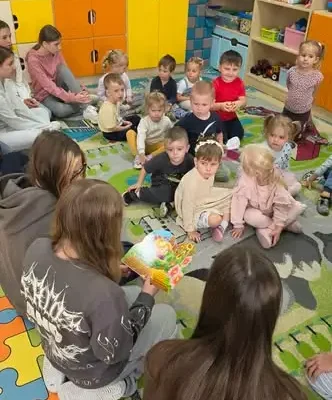 Szadek: Pierwszy miesiąc w przedszkolu za nami – adaptacja, biblioteka i Dzień Głośnego Czytania