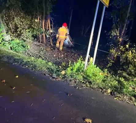 Kolizja w Zapolicach. Interweniowały zastępy straży pożarnej