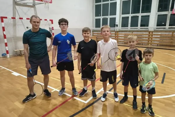 Badminton dla dzieci i młodzieży w Zapolicach – bezpłatne zajęcia