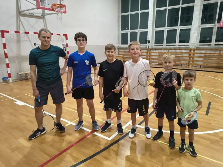 Badminton dla dzieci i młodzieży w Zapolicach – bezpłatne zajęcia