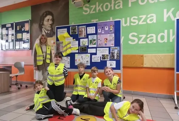 Szkoła w Szadku uczy bezpieczeństwa na drodze w konkursie „Odblaskowa Szkoła”