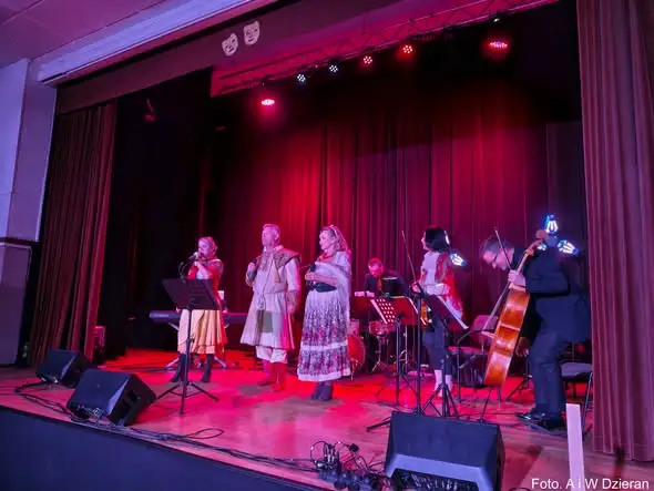 Karsznice z piosenką biesiadną – koncert w Zduńskiej Woli