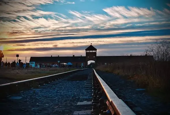 Lekcja historii i pamięci: wycieczka GOKiS Zapolice do Auschwitz i Pszczyny