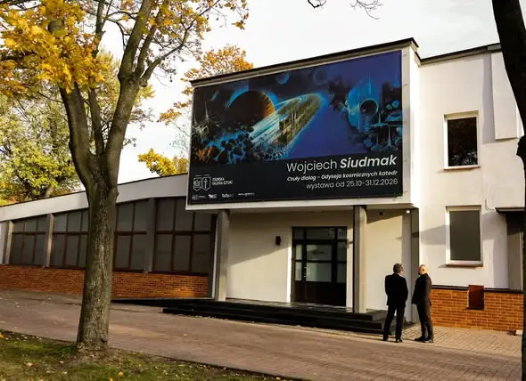 Zduńska Galeria Sztuki otwarta. Na początek wystawa Wojciecha Siudmaka